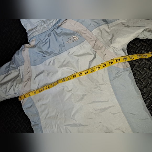 The north face hyvent girls jacket - Picture 10 of 12